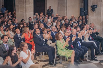 El paer en cap de Lleida ha entrat al Saló Sant Jordi juntament amb l’alcalde de Barcelona, Jaume Collboni, i amb la presidenta de la Diputació de Ba….