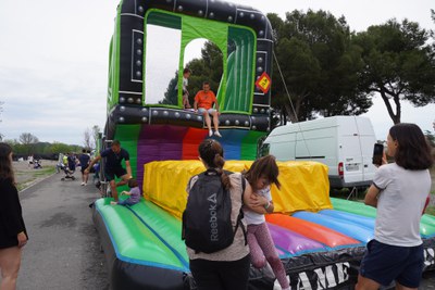 Inflables per a tota la família al recinte del Magnífic Fest.