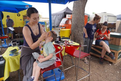 El pinta cares, una de les propostes de la matinal de diumenge del Magnífic Fest.