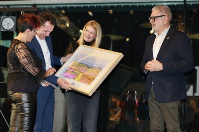 Entrega del premi a la innovació en l’activitat agrària a l’Horta de Lleida a Canon López.