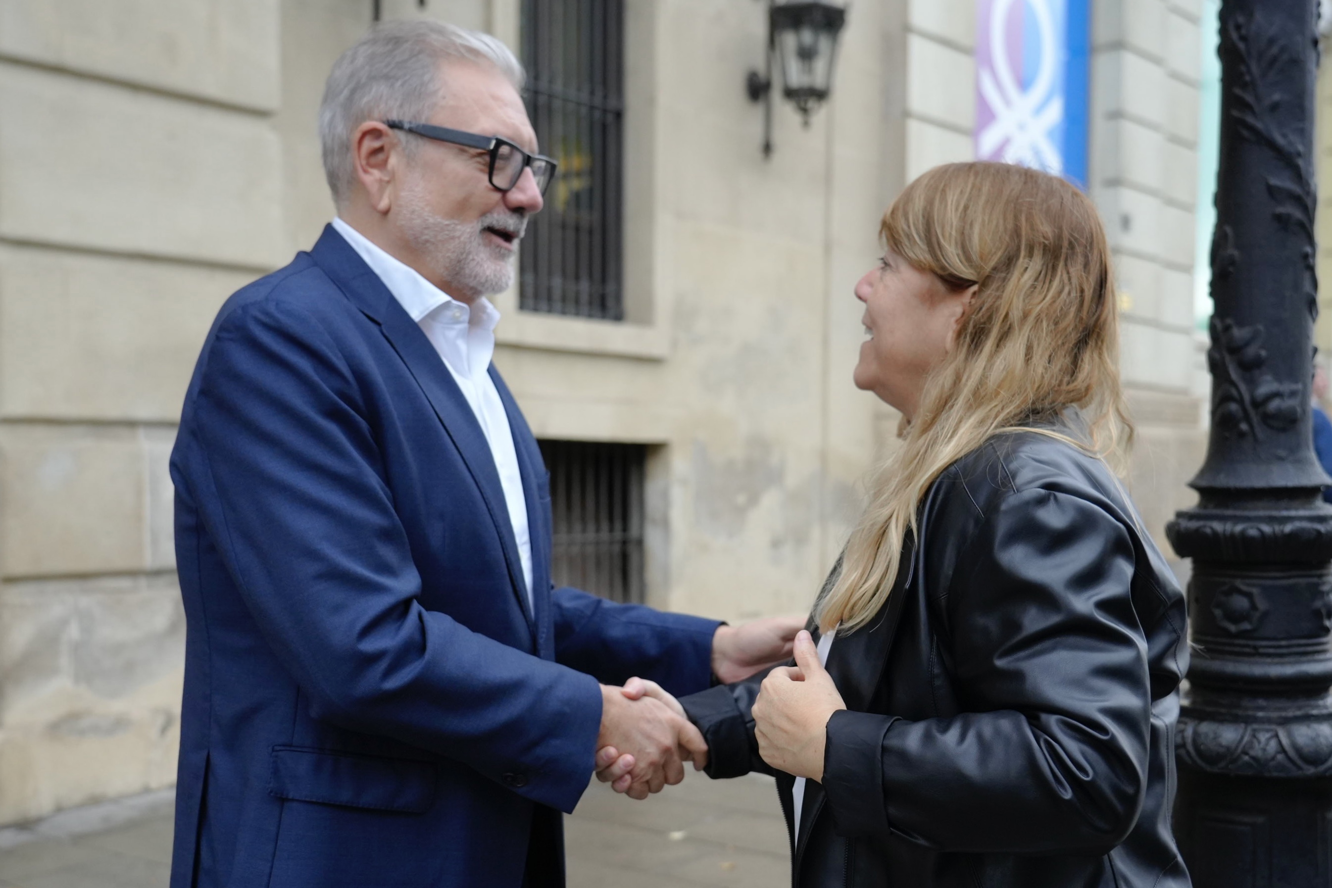 El paer en cap, Fèlix Larrosa, ha rebut la consellera Natàlia Garriga a la Paeria.