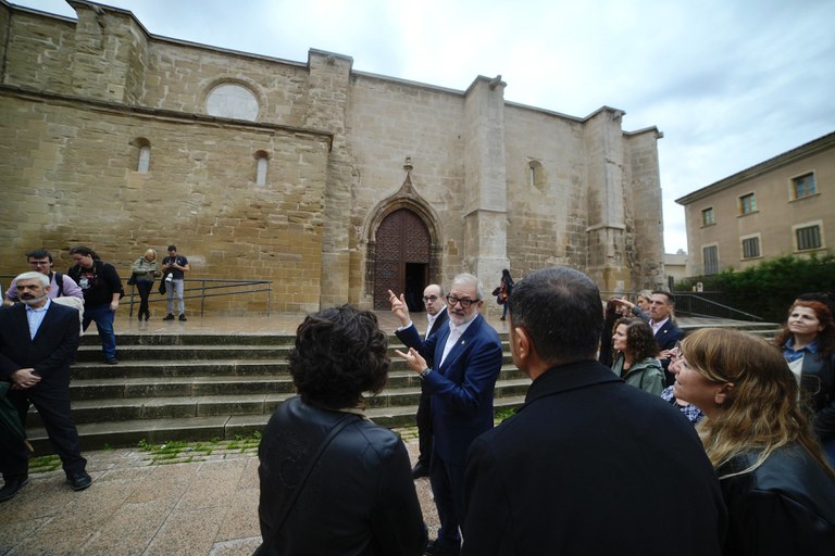 Visita a les obres de restauració de l'església de Sant Llorenç, que ja han finalitzat.