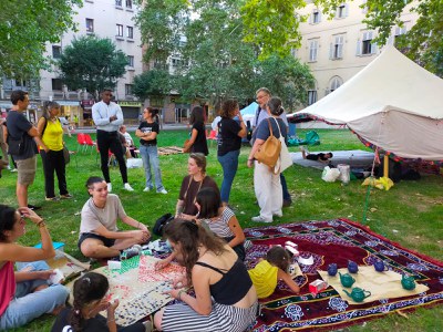 Jornada per conèixer la realitat dels camps de les persones refugiades sahrauís, durant tot el dia a la plaça Víctor Siurana, amb taules rodones, un ….