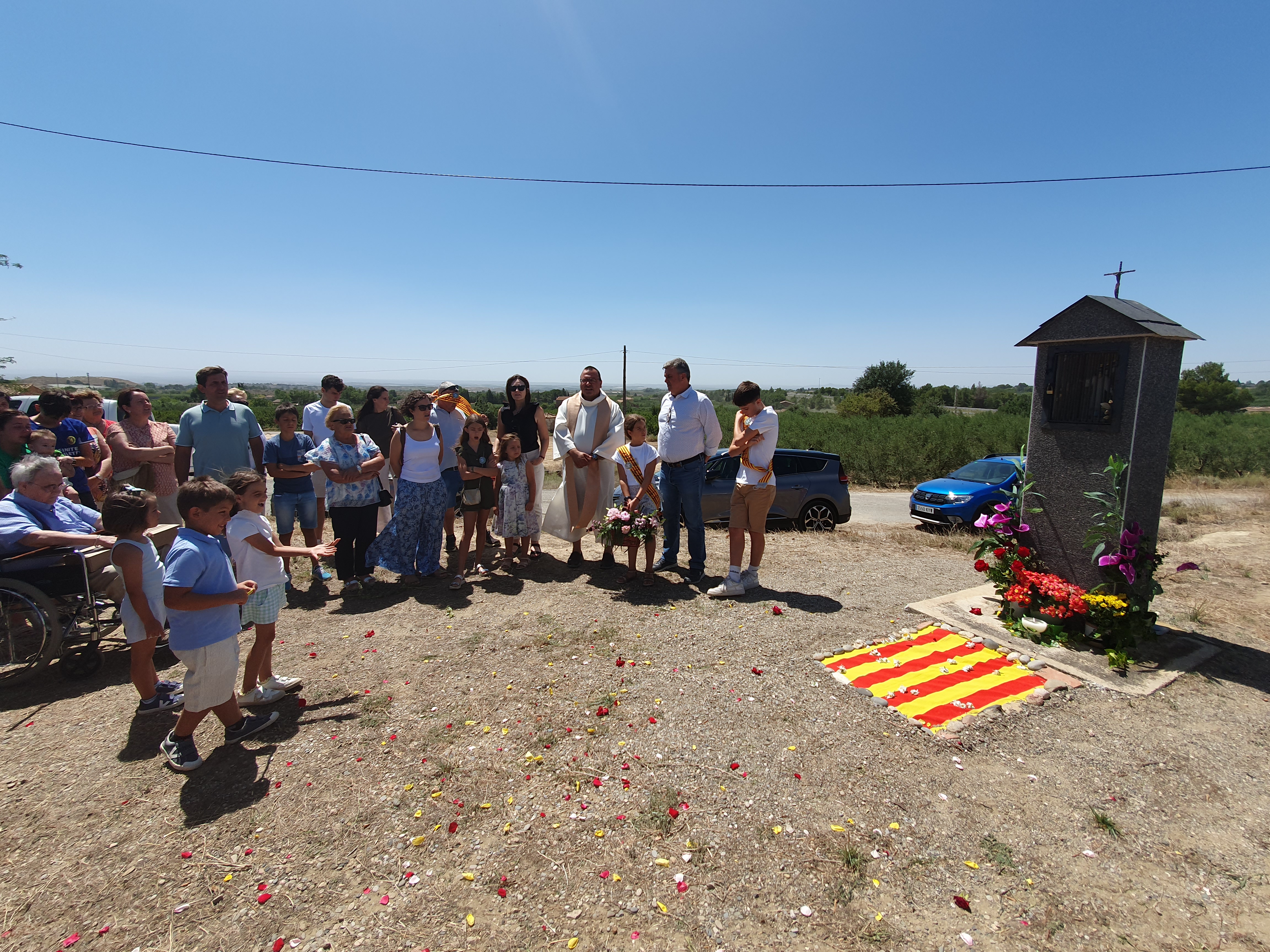 Ofrena floral a Sant Salvador, patró de la partida