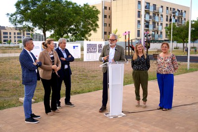 L'alcalde ha celebrat la construcció d'aquests edificis al barri de Magraners.