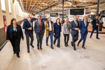 L'alcalde, Fèlix Larrosa, el president de la Generalitat, Salvador Illa, i altres autoritats visiten la nova estació.