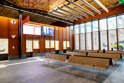 Interior de la nova estació d'autobusos.