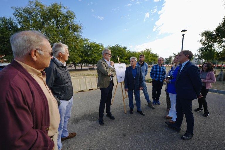 L'alcalde ha conversat amb els representants del veïnat i de l'escola