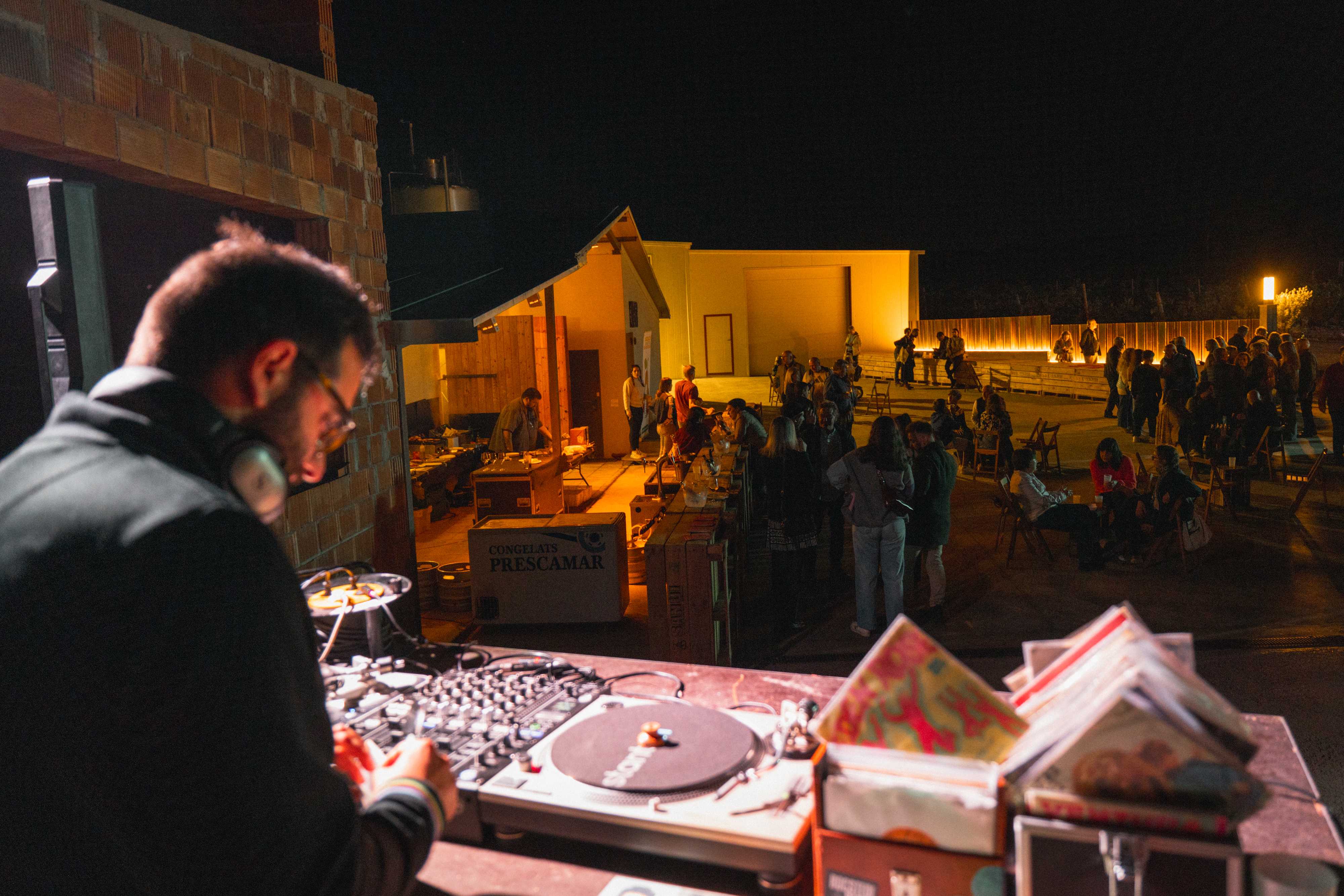 Natros Sols Selectors ha amenitzat la vetllada amb música catalana, jamaicana, mod jazz i soul