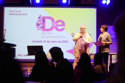 La tinenta d'alcalde Carme Valls ha intervingut en la part inicial de la jornada..