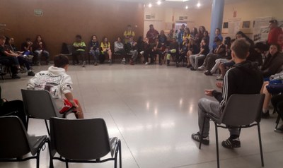 Com és habitual, el projecte inclou un espai de reflexió perquè els joves i l’equip professinal dels serveis socials intercanviïn impressions i donin….