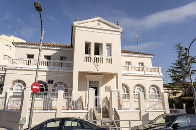 La façana de l'edifici, que s'ha pintat.