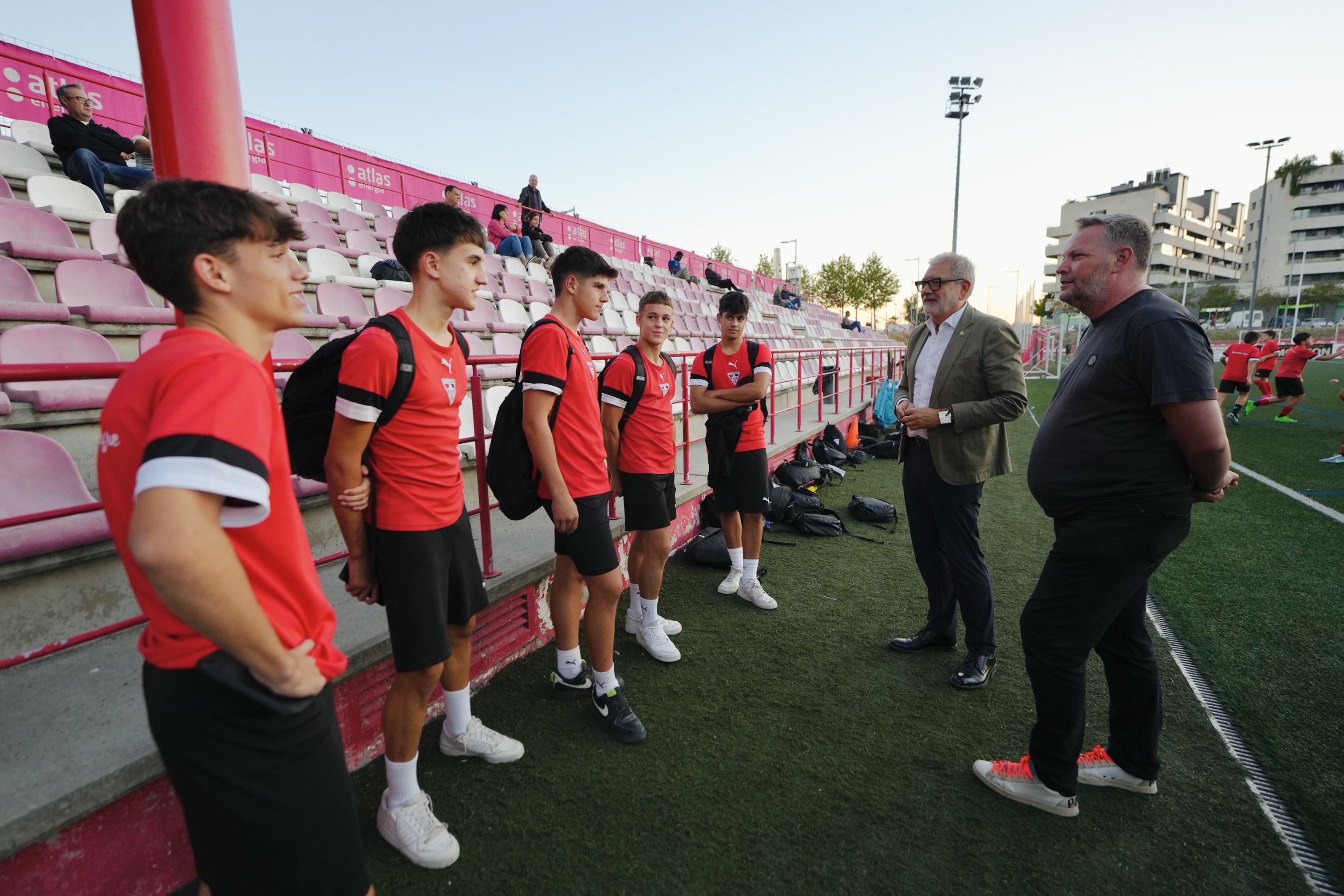 La base del club compta actualment amb uns 800 nens i nenes aproximadament