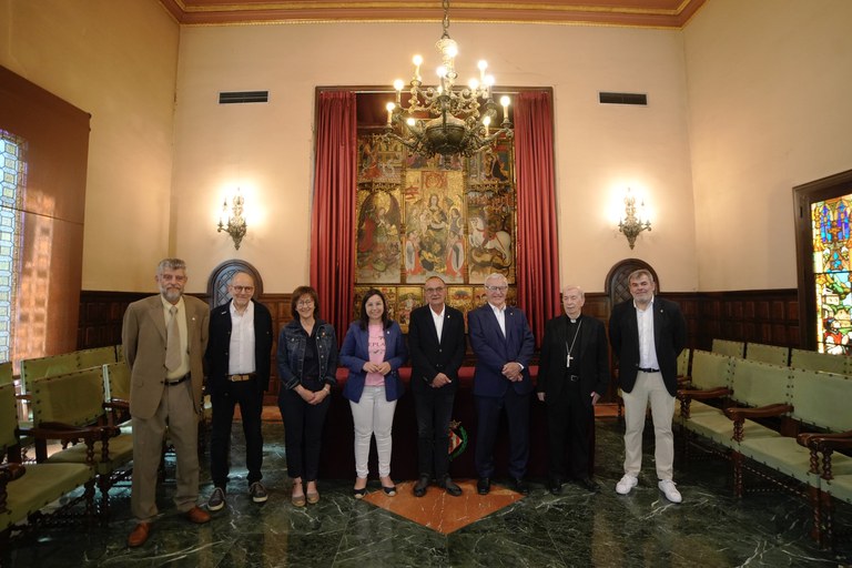 L'alcalde de València, Joan Ribó, va visitar el Saló de Sessions i el Retaule de la Verge dels Paers