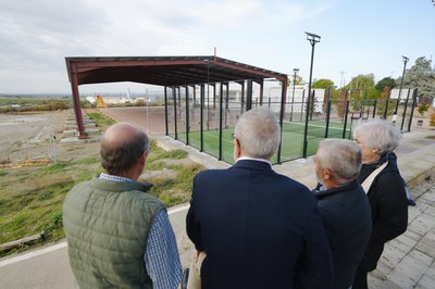 L'EMD de Sucs ha dut a terme l'obra de cobriment de la pista esportiva.