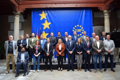 Fotografia de grup dels membres de la comissió d'Habitatge i Urbanisme de la Femp.