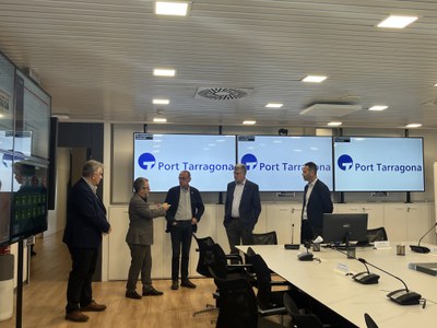 L'alcalde Pueyo ha visitat les instal·lacions del Port de Tarragona amb el seu director, Saül Garreta..