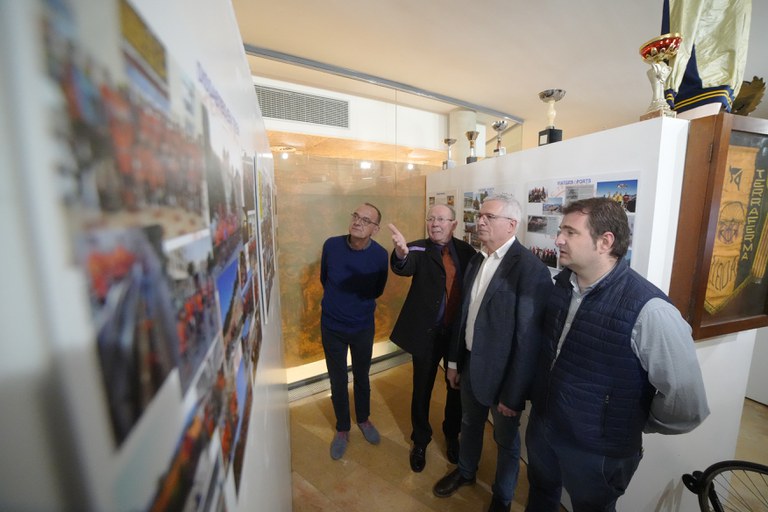 Exposició al centre cívic de Balàfia pel 40è aniversari del Club Ciclista Terraferma