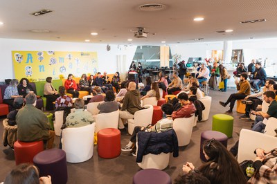 Esmorzar amb cineastes de diumenge al matí a la cafeteria de la Llotja.