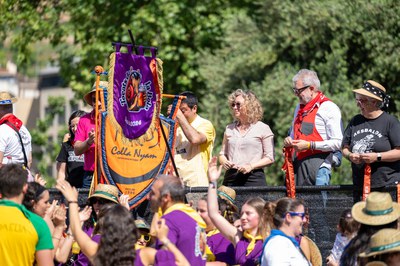 Bon ambient i música a la cercavila pels carrers de Lleida.