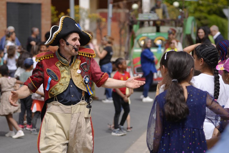 Més de 50 propostes culturals programades fins el diumenge en el marc de la 2a edició del Festival d’Arts en Viu Enre9, que pretén garantir a tothom l’accés a la cultura.