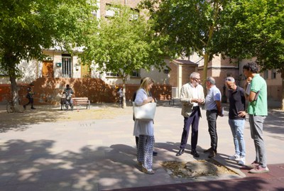 L'alcalde Larrosa i la tinent d'alcalde Iglesias han fet un recorregut per Templers-Instituts dins la campanya de neteja Barri a Barri..
