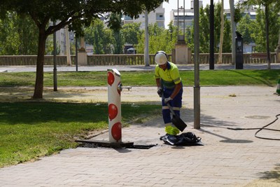 Treballs de neteja intensiva del Barri a Barri a la zona de Templers-Instituts..
