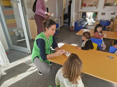 Entre els punts forts de l'escola hi ha l'atenció personalitzada i el programa bilingüe anglès-català.