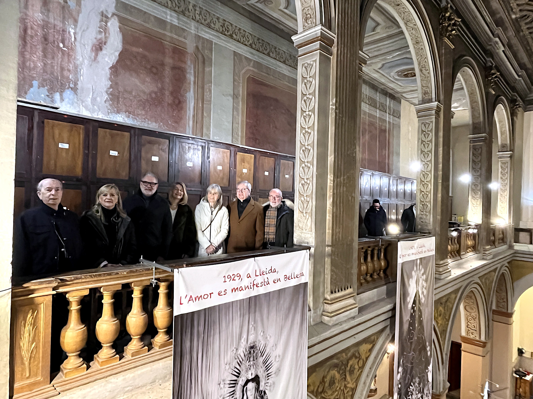 El bisbe, les regidores del grup de Junts, Larrosa i Iglesias, i els representants de la Congregació, avui al temple