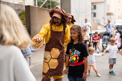 "A quant va la mel", de la companyia La Tresca i la Verdesca, a la plaça de l’Ereta.