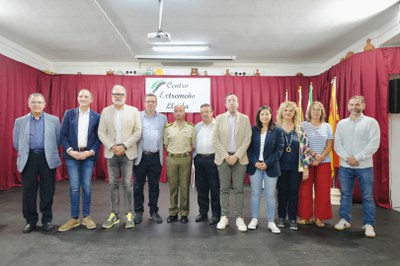 La celebració ha comptat amb la presència del regidor Xavier Blanco, del subdelegat del govern, José Crespín, dels regidors i regidores Xavi Palau, J….