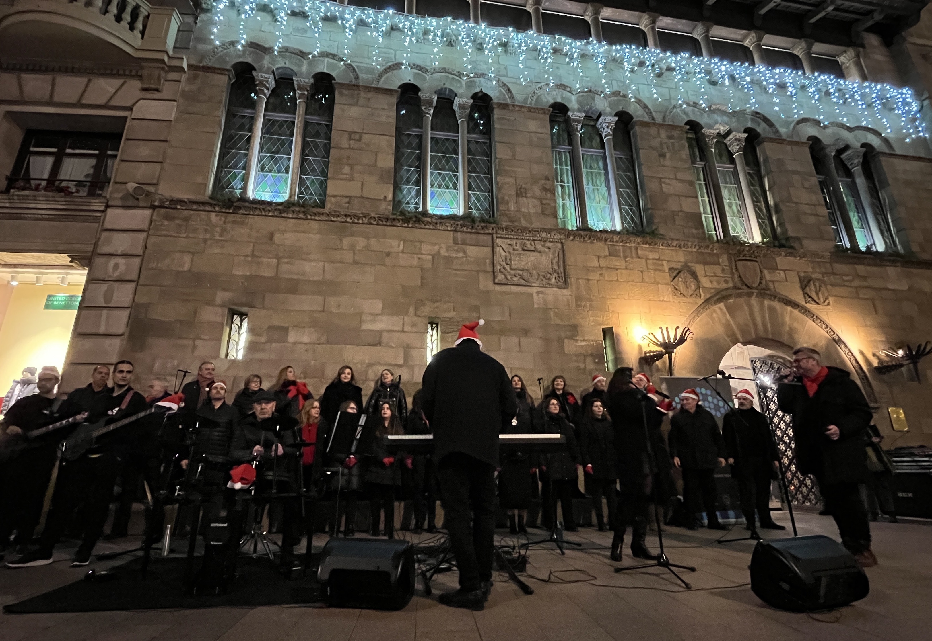 Concert de Nadal de Veu.kat, aquesta tarda, a la plaça de la Paeria.