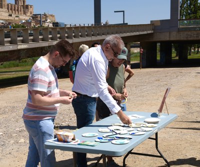 L'alcalde, Fèlix Larrosa, i el regidor Roberto Pino, participen en l'Imaginem Platges de Lleida.