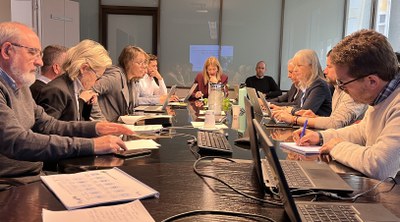 La tinenta d'alcalde Begoña Iglesias ha destacat els bons resultats en eficiència i sostenibilitat a la Comissió de seguiment de l'aigua..