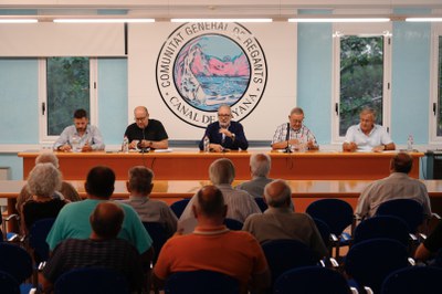 El paer en cap i president de la Comunitat de Regants de Pinyana, Fèlix Larrosa, ha encapçalat la reunió de l’Assemblea General Ordinària de la Junta de Sequiatge.