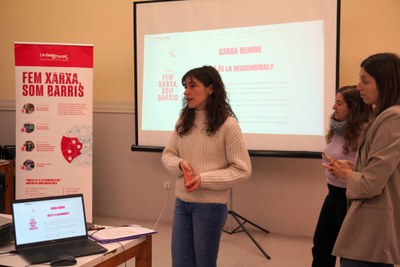 L'equip de La Descomunal ha explicat com s'estructura la nova pàgina web que avui s'ha presentat..