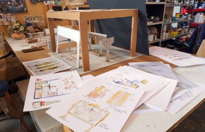 L'escenografia de la Factoria dels Reixos s'està preparant a la Marbi - Espais de Creació..