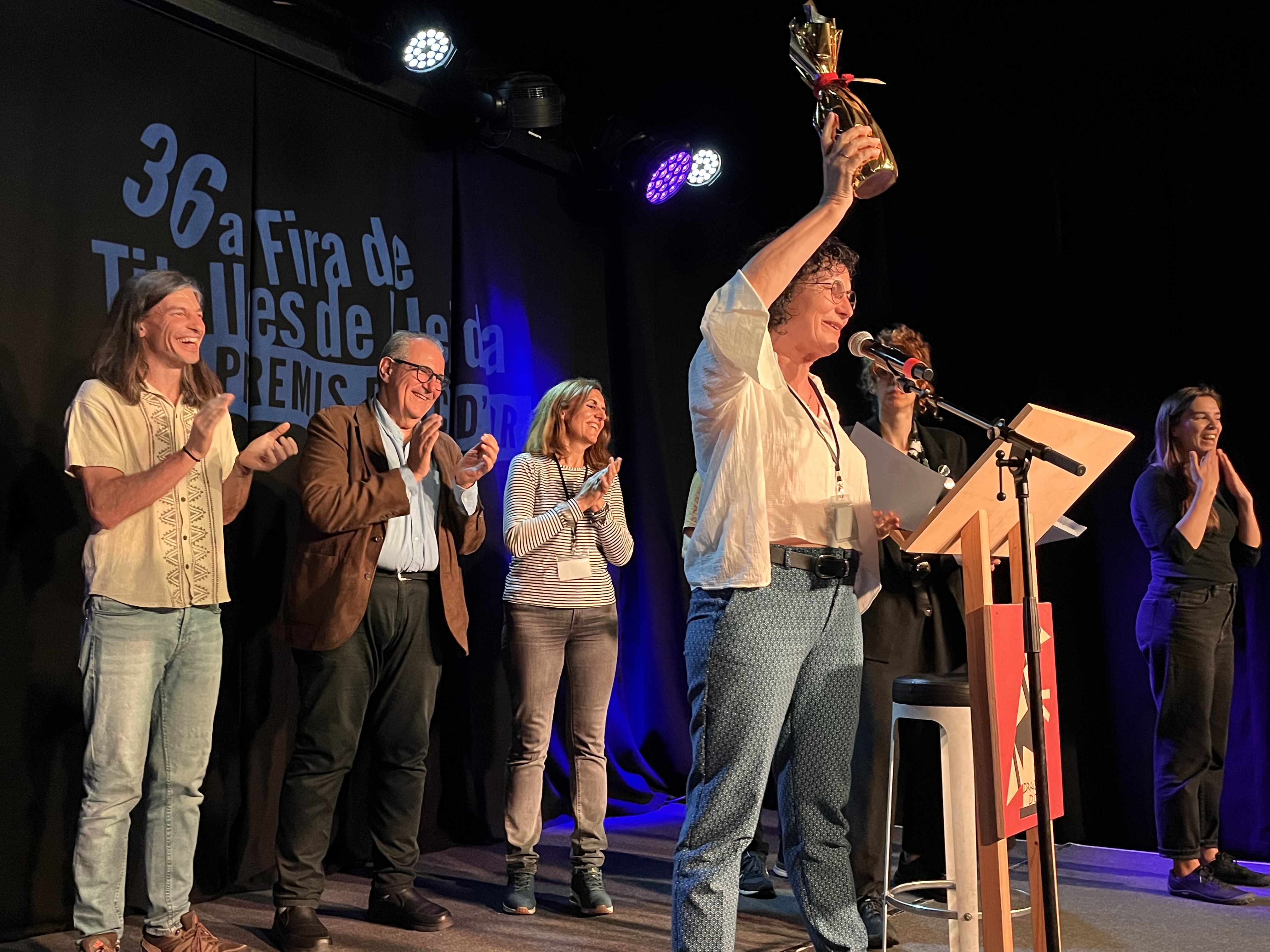 Margarita Troguet recull el premi Julieta Agustí al millor espectacle de la fira en nom de Javier Aranda