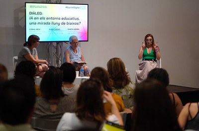 El debat va ser un espai en el qual es va abordar el repte des de diverses perspectives: educativa, tecnològica i ètica.