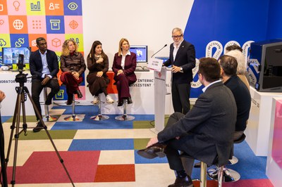 El paer en cap ha explicat l'agenda de ciutat acompanyat de tots els regidors i regidores.