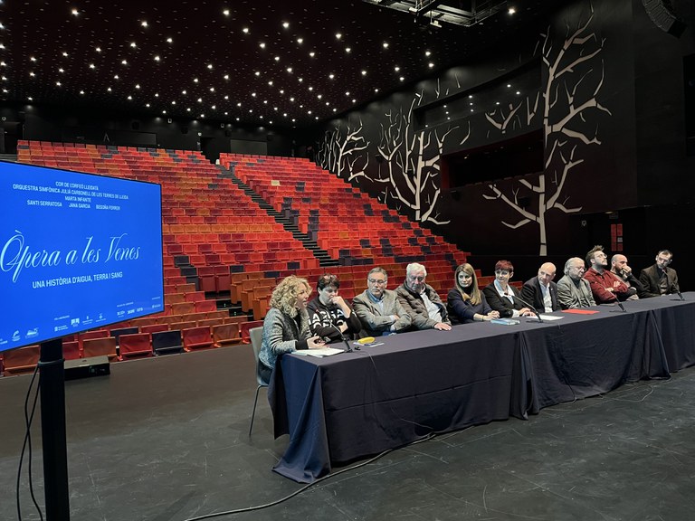 En la roda de premsa hi han participat tots els implicats en el projecte artístic