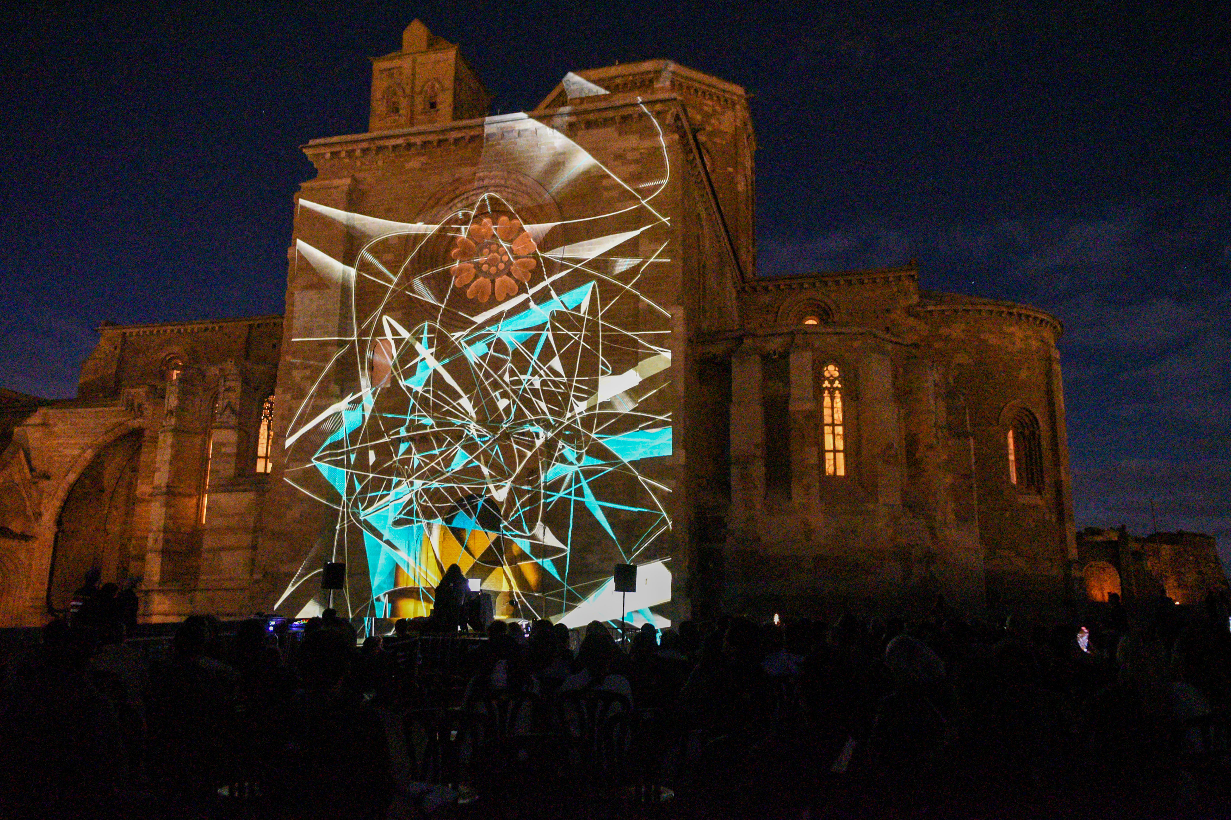 La Seu Vella de Lleida ha estat aquest vespre el marc del gran espectacle audiovisual “A taste of nature”.