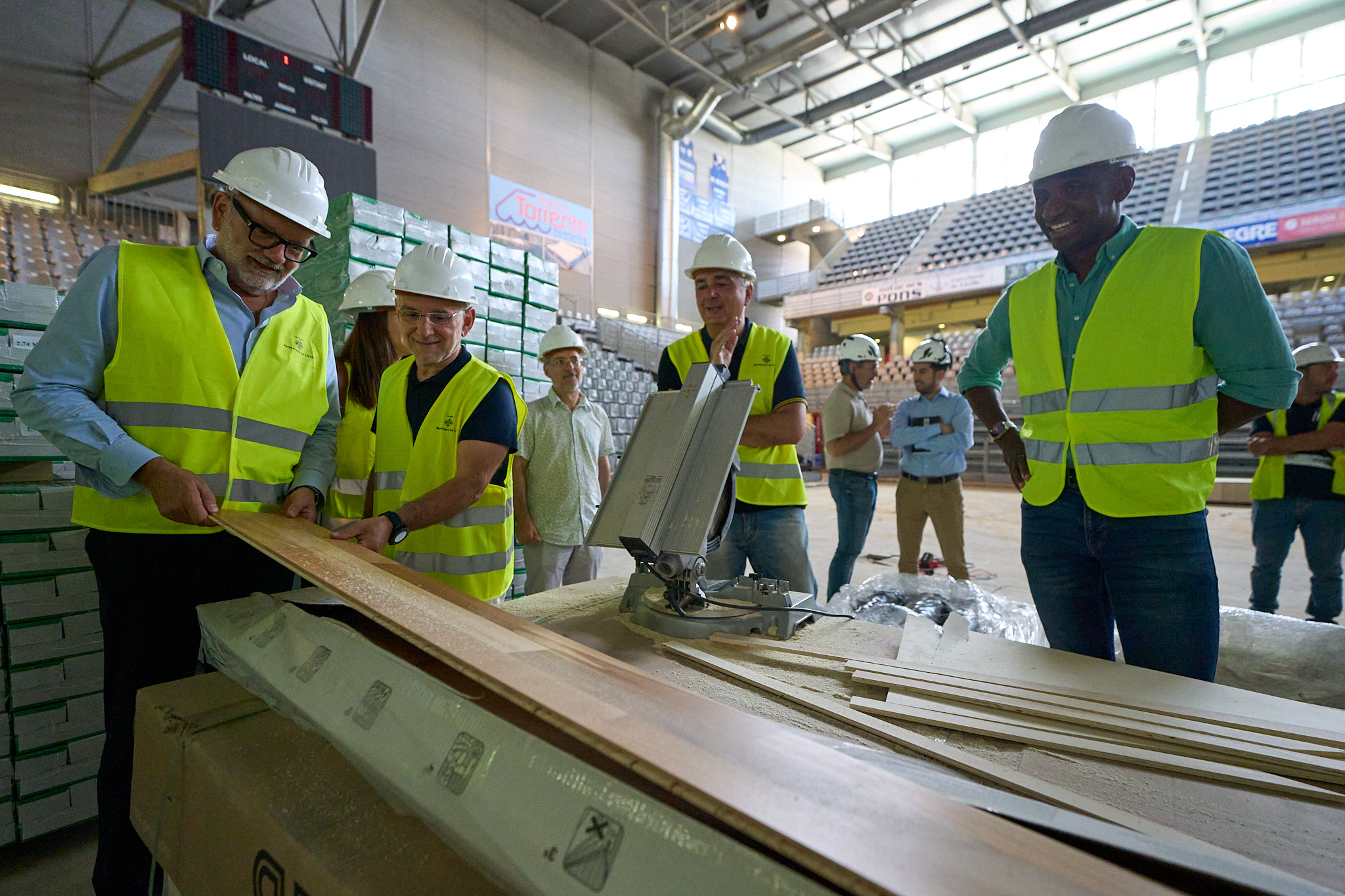 Obres en marxa per substituir el parquet per un de darrera generació i per millorar i condicionar les instal·lacions a la normativa ACB.