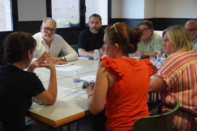 El paer en cap s'ha reunit amb les famílies afectades i s'ha compromès a enviar una carta a la consellera Anna Simó per deixar palès el seu malestar ….