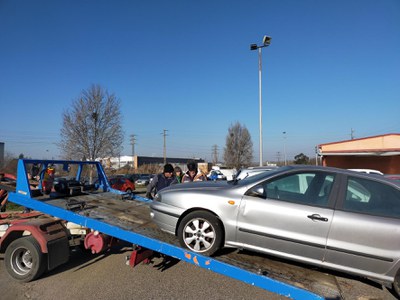 Aquest matí s'han recollit els vehicles cedits per la Paeria perquè el Casal Amistat de Cuba de Lleida pugui fer-los arribar.
