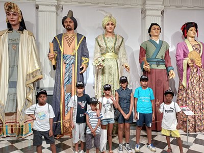 La Paeria col·labora amb Lleida pels Refugiats perquè disposi d’un habitatge per atendre infants sahrauís malalts. Imatge d'arxiu d'una visita a la Casa dels Gegants..