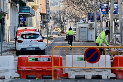 Operaris treballant en les obres.