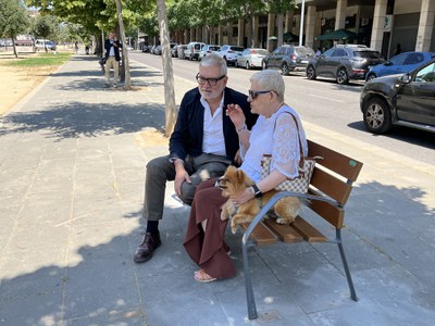 L'alcalde, amb  una veïna de Pardinyes.