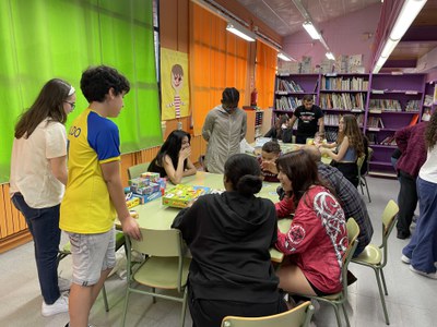 El projecte Bibliobarri es desenvolupa a l’Escola Príncep de Viana del febre al maig de 2025..