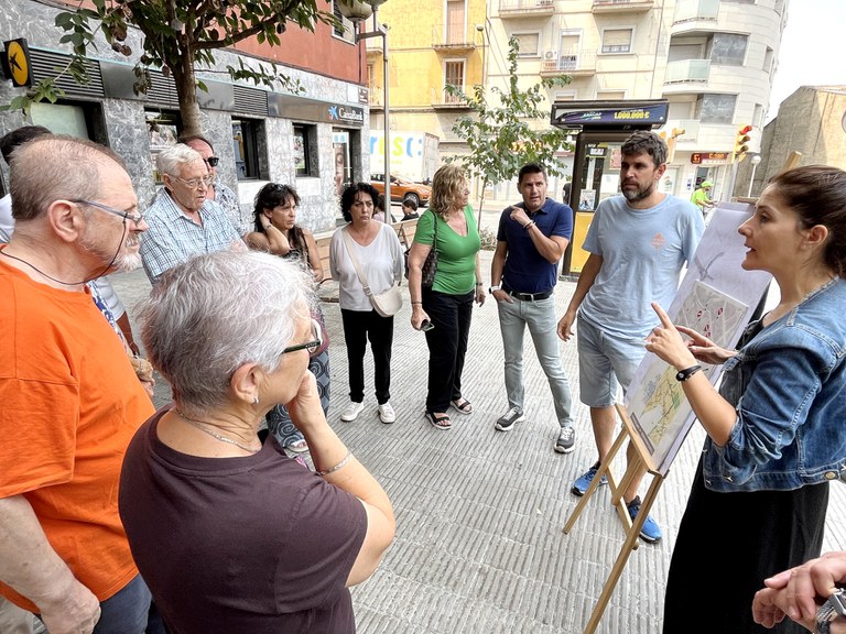 Un moment de la trobada per explicar les obres